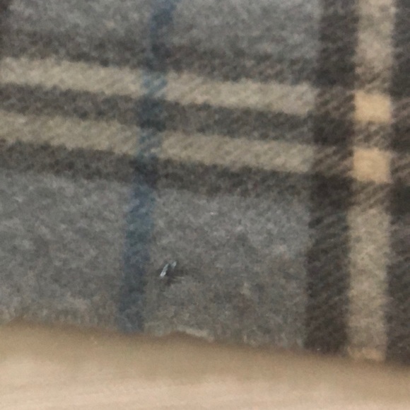 ❄️ Burberry Lambs’ Wool Scarf - Picture 2 of 5
